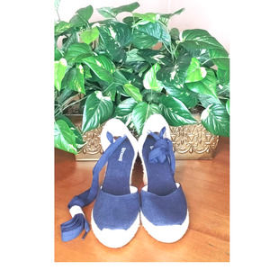 SOLUDUS - Navy blue wedge heels NWOT - Size 7
